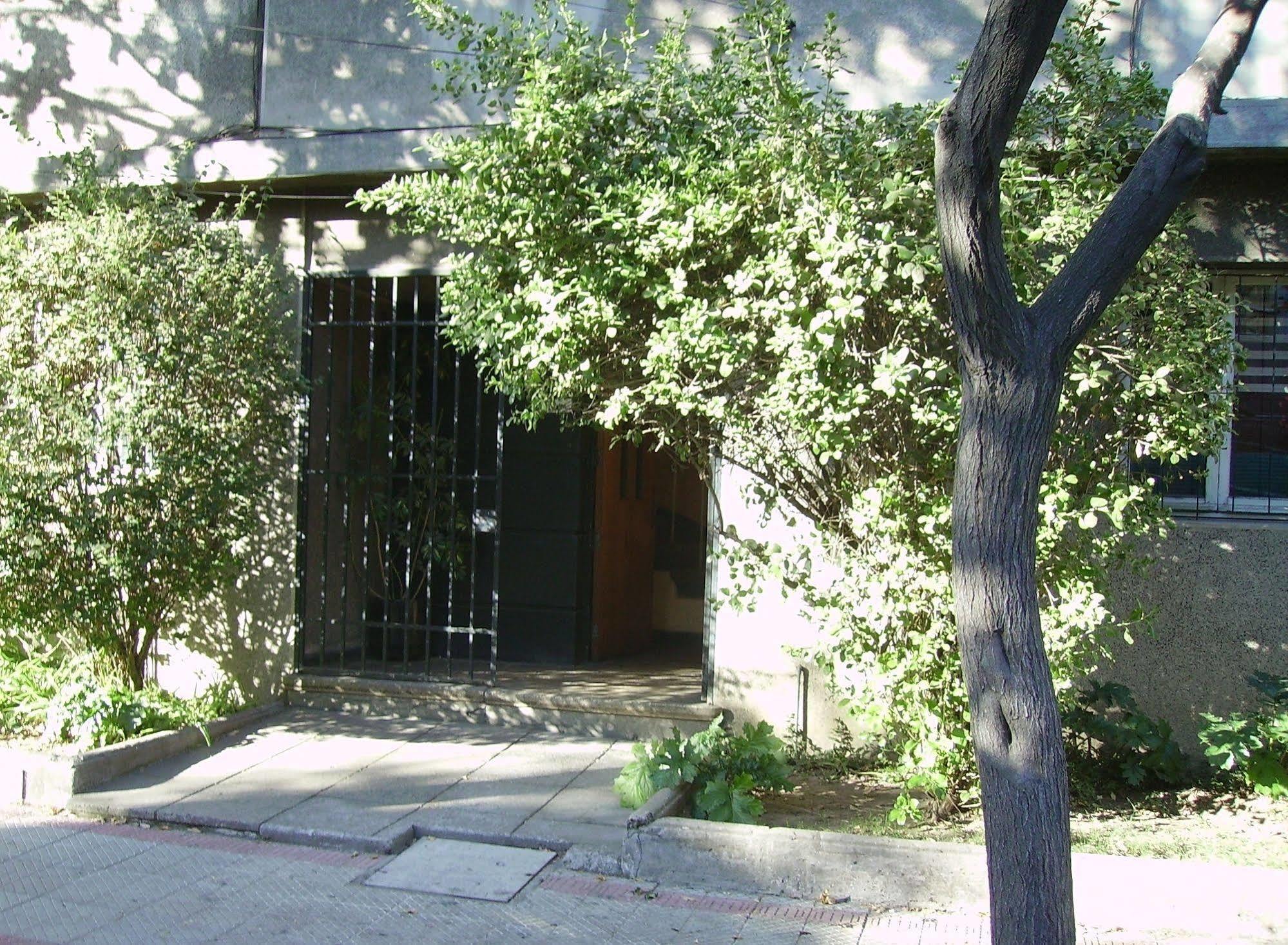 Marilu 'S Bed And Breakfast Hostel Santiago Exterior photo