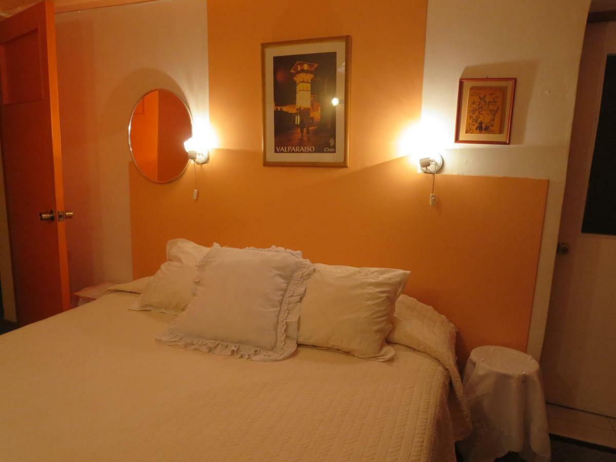 Marilu 'S Bed And Breakfast Hostel Santiago Exterior photo